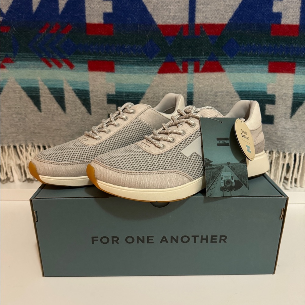 NIB TOMS Canvas Mesh Shoes